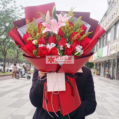 泉州19朵红玫瑰百合，与你幸福前行